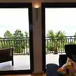 בית נופש House Bucic - 1 *