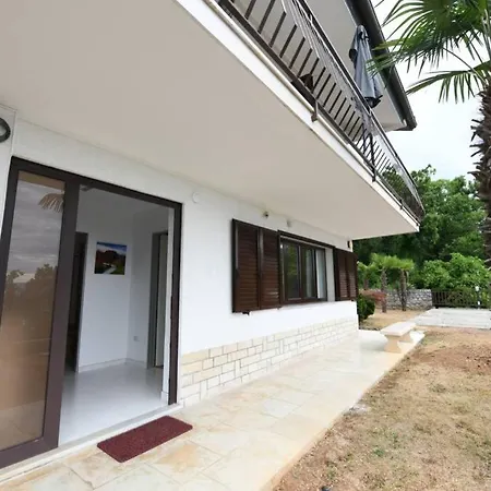 Grosses Reihenhaus Mit Viel Gruen Und Meerblick * Mošćenička Draga