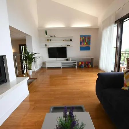 Grosses Reihenhaus Mit Viel Gruen Und Meerblick * Mošćenička Draga